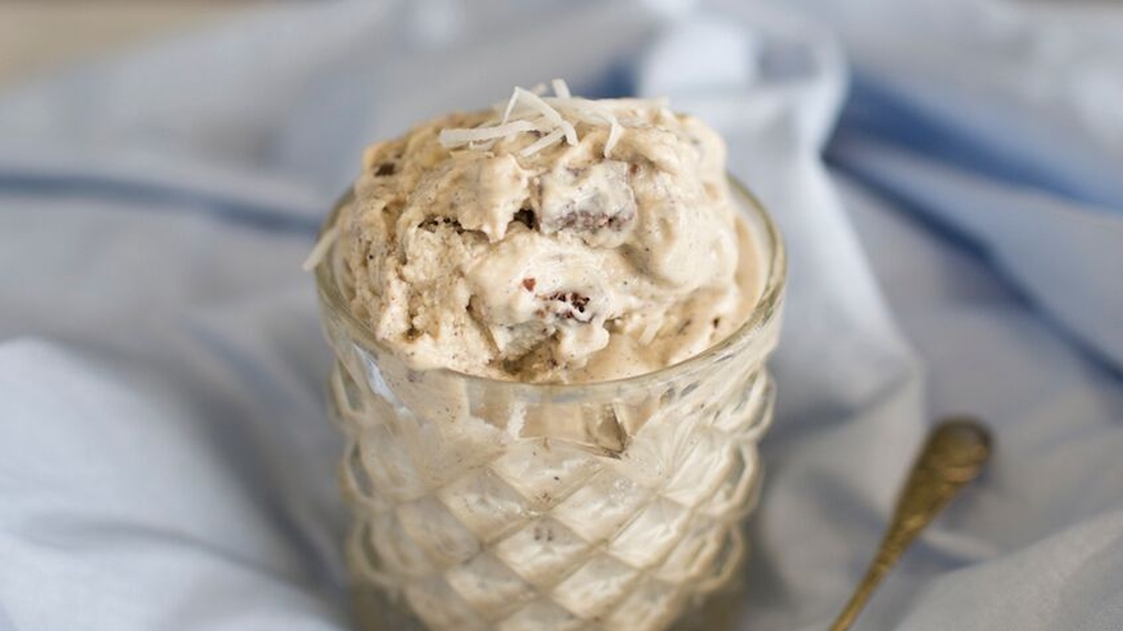 Vegan Cookies & Cream Ice-Cream | FOOD MATTERSÂ®